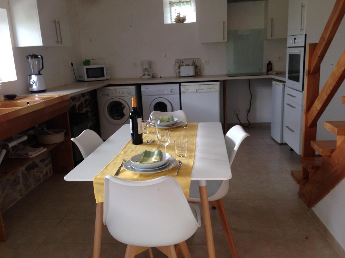 Captivating 2-Bed House With Log Burner In Kerien Екстер'єр фото